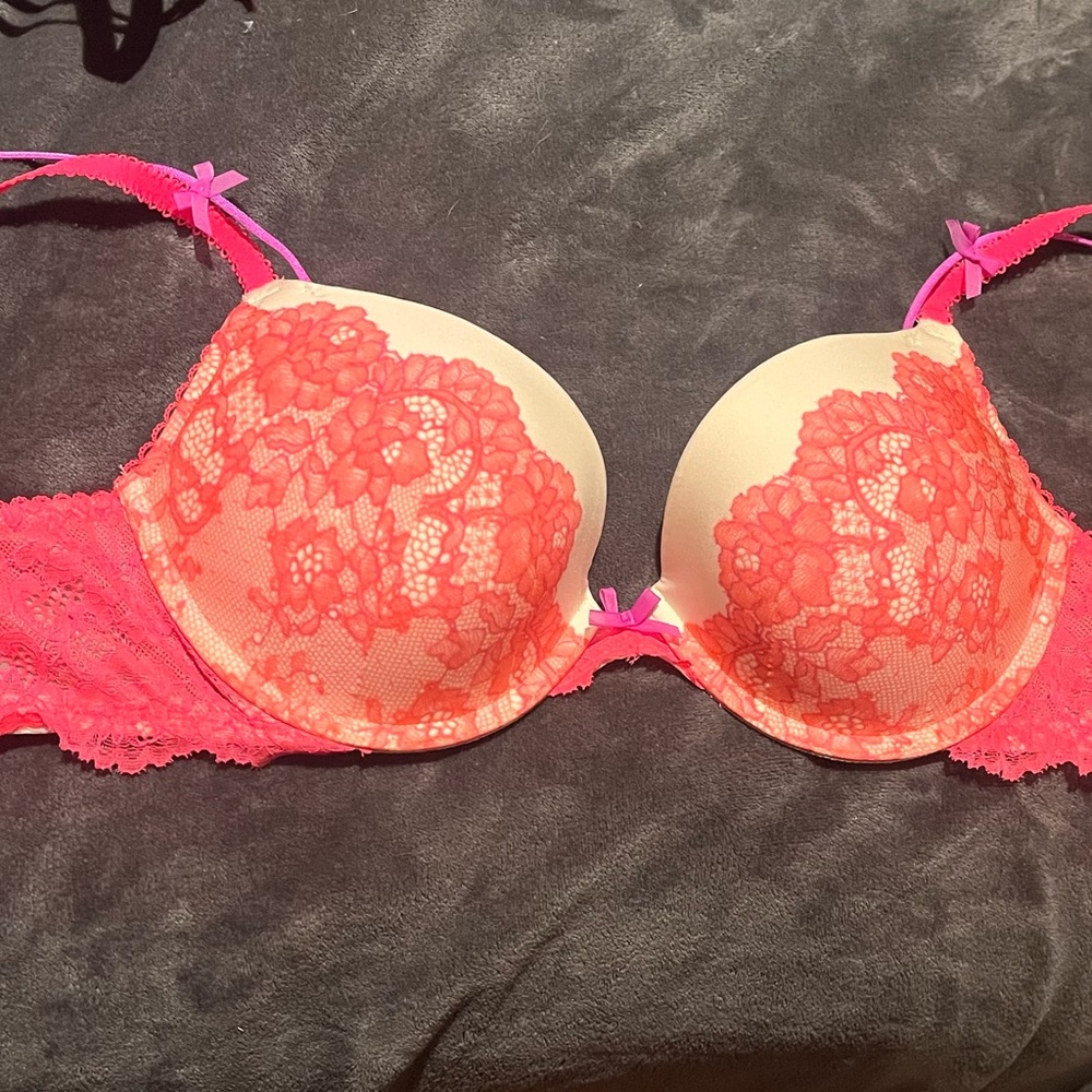 Victoria's Secret Coral and Cream Lace Bra